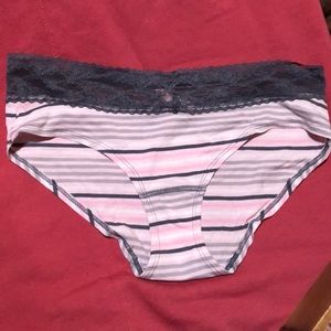 Victoria’s Secret Hip Hugger Panties Size Large